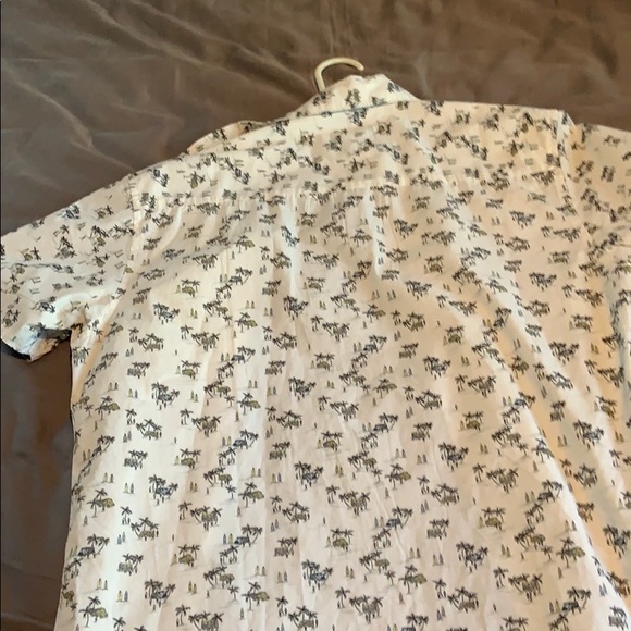 Short sleeve button down - Picture 6 of 6